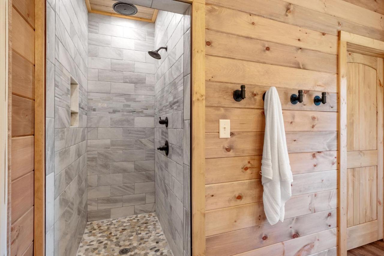 New / 3 King Suites / Sleeps12 / View / 5 Mi To Pf / Hot Tub Sevierville Dış mekan fotoğraf