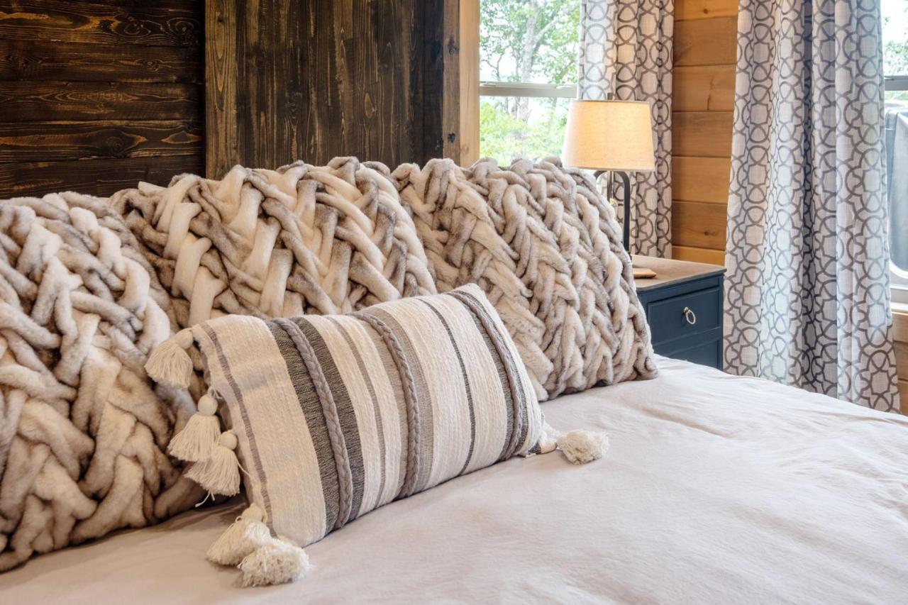 New / 3 King Suites / Sleeps12 / View / 5 Mi To Pf / Hot Tub Sevierville Dış mekan fotoğraf