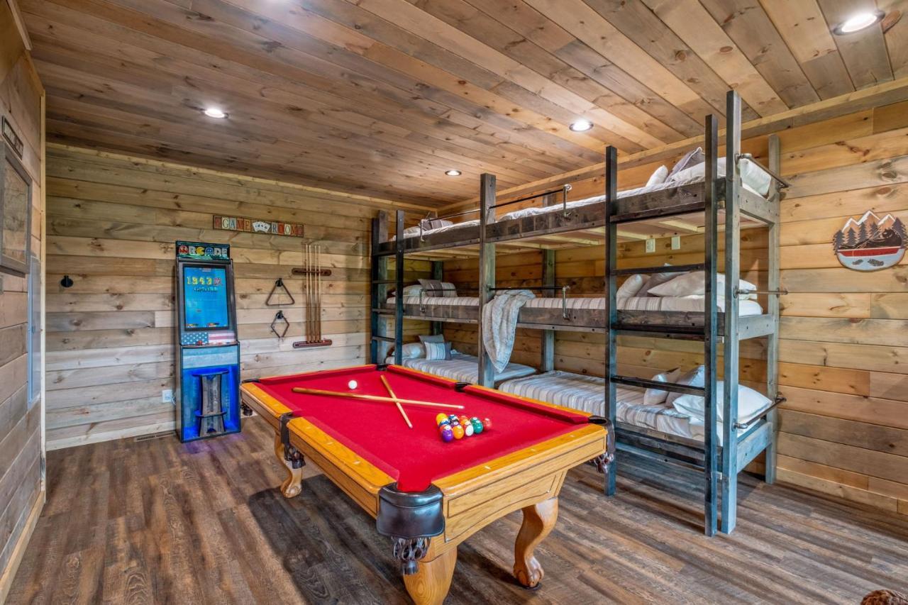 New / 3 King Suites / Sleeps12 / View / 5 Mi To Pf / Hot Tub Sevierville Dış mekan fotoğraf