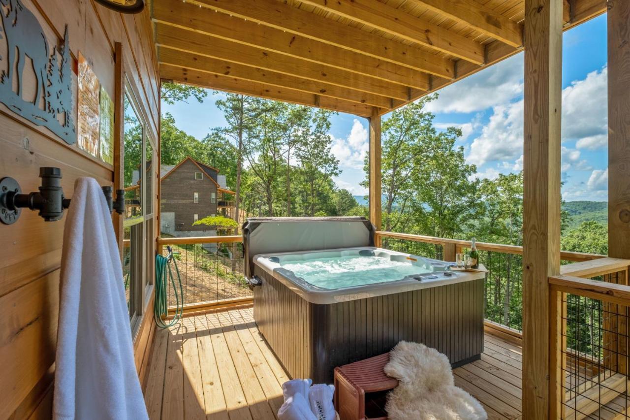 New / 3 King Suites / Sleeps12 / View / 5 Mi To Pf / Hot Tub Sevierville Dış mekan fotoğraf